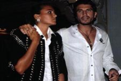 Bora Kozanoğlu Eda Taşpınar çifti Çeşme'de ev aldı