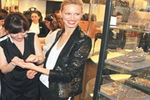 Karolina Kurkova Nişantaşı 'nda mağaza açılışına katıldı!