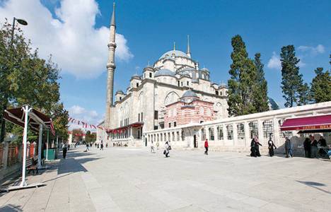  Fatih Cami avlusu yenilenecek!