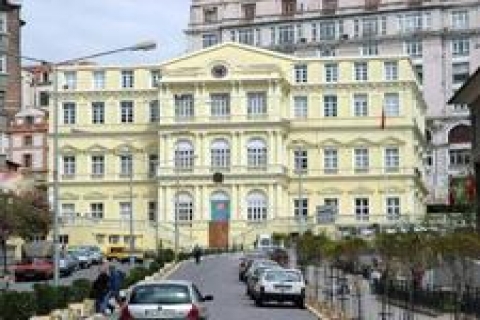 Büyükşehir'in İstiklal Caddesi'ndeki binası otel olacak