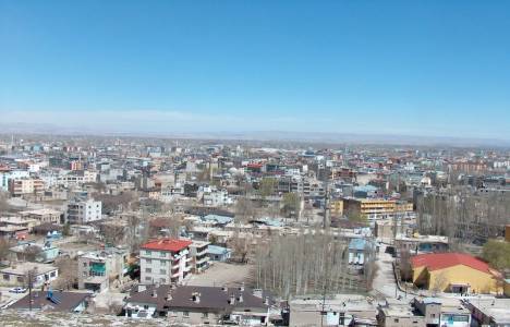 Elbistan'da zarar gören minare 54 yıldır onarılmayı bekliyor!
