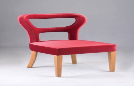 Sandalyeci koleksiyonundan Togo kırmızı rengiyle sergilendi!