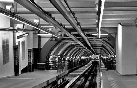 Manhattan-Queens güzergahındaki nostaljik metro seferleri yoğun ilgi gördü!