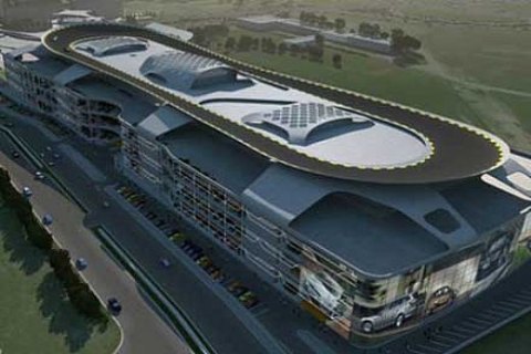 Autopia Otomobil AVM'sinde kiralık galerinin metrekaresi 15 dolara!