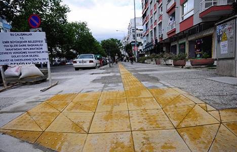 Girne Caddesi'ne hissedilebilir yüzey kaldırımlar döşeniyor!