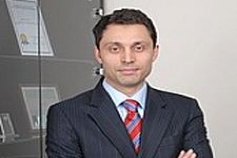 Emre Çamlıbel: Krizden en çok inşaat etkilendi