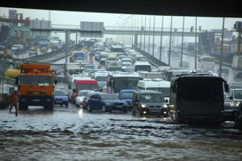 İstanbul'da ani sel baskınları SMS ile bildirilecek!