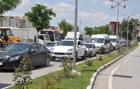 Manisa'nın trafik yoğunluğu raylı sistemle çözülecek!