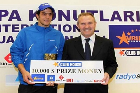 Avrupa Konutları Uluslararası Squash Turnuvası'nda dünyanın ünlü squashçılarını ağırlıyor!