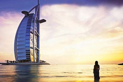 Lüksün, şatafatın ve boş binaların zirvesi: Arap Emirlikleri!