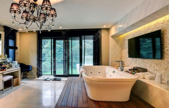 Ajda Pekkan Bahçeköy deki villasını 1 yıldır satamıyor!