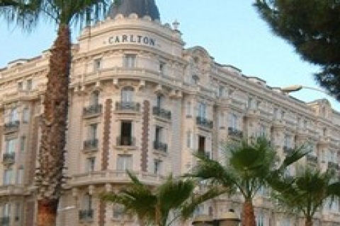 Tevfik Abuhater, 7 Carlton Oteli'ni satın aldı!