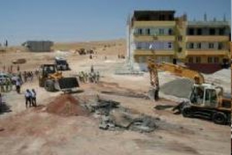 Şanlıurfa'da kaçak yapıların yıkılmasına protesto