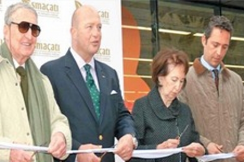 Koç Vakfı'nın Asmaçatı Alışveriş ve Buluşma Noktası açıldı!