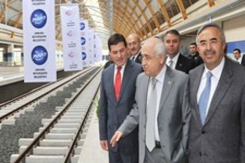 Ankara 'da metrolar için 3 milyar 40 milyon lira harcandı!