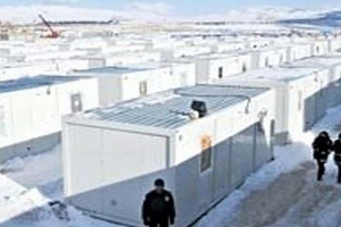  Van Yüzüncü Yıl Üniversitesi'nin eğitime başlaması için 2 bin konteyner yerleştirildi!