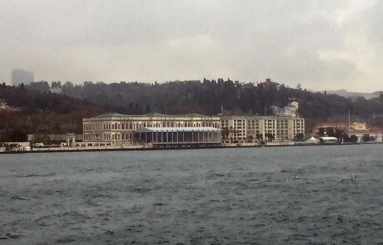 Çırağan Sarayı bahçesine geçici süreyle özel bir yapı konduruldu!