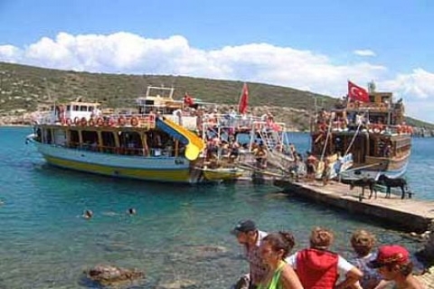 Eşek ve Bulamaç Adaları bizim ama fiilen Yunan işgali altında!