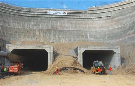 Konak Tünelleri 990 metreye ulaştı!