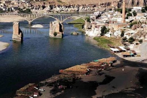 Hasankeyf ve Allianoi barajları tamamlanması uygun görülmese de faaliyete geçecek!