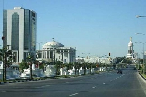 Türkmenistan'da Türk şirketleri 2011 yılında 3 milyar 270 milyon dolarlık taahhüt işi aldı!