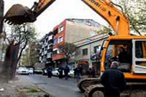 Bayrampaşa Belediye Başkanı Atila Aydıner kentsel dönüşüm için ilk kazmayı vurdu!