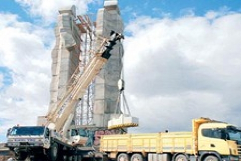 İnsanlık Anıtı temelinden yıkımına kadar fotoğraflandı!