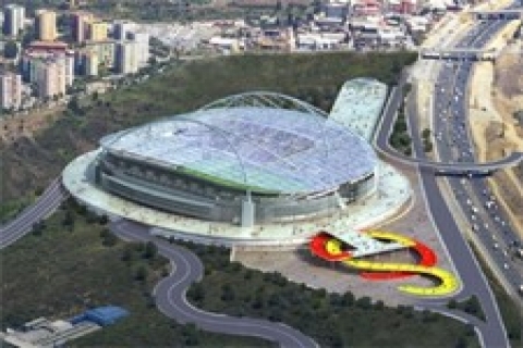 Işın çelebi herkesi TT Arena'ya davet etti!