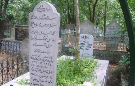 Sahrayı Cedit Mezarlığı'nın duvarları yıkıldı!