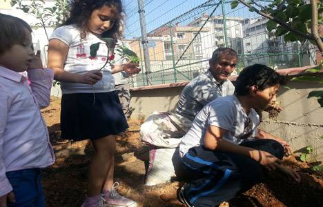 Adanuspark’ın hobi bahçesinde çocuklar organik tarım yapıyor!