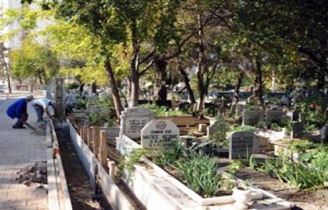  Antalya Belediyesi kent merkezindeki mezarlıkları yeniliyor!