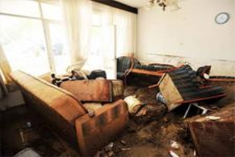 Sel nedeniyle yüzlerce kişinin eşyaları kullanılamaz halde