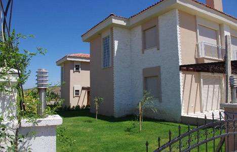 Çeşme Naz Villaları nda 330 bin liraya 4 oda 1 salon villa!