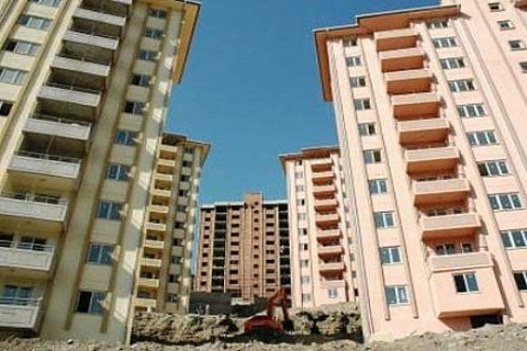 TOKİ beton bloklarla örüyor anayurdu dört baştan!