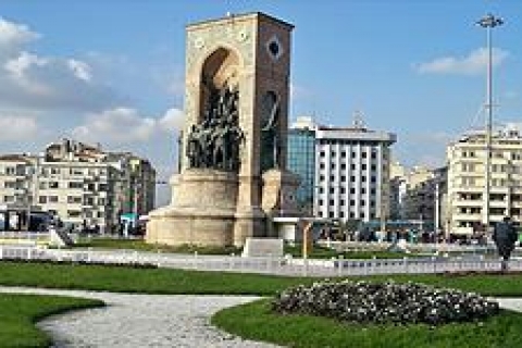 Taksim Cumhuriyet Anıtı'nın restorasyonu tamamlanıyor