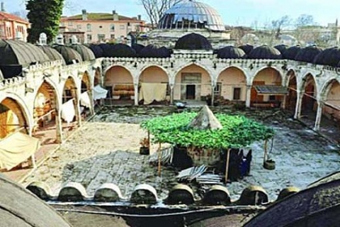 Mimar Sinan'ın Şehzade Medresesi'nin kubbesi kilosu 2 liraya satıldı!