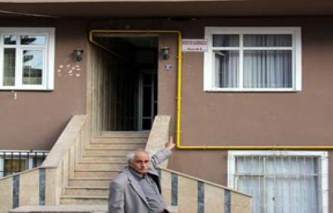 Rize'de müteahhidin tamamlamadığı binayı ev sahibi bitirdi!