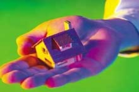 Çelik: KEY'de para da evler de uçup gitti