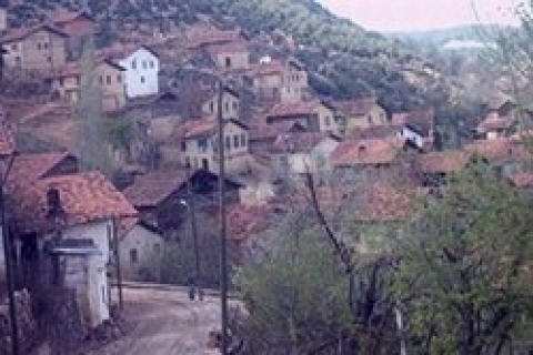 Karyağmaz Köyü, kar yağdı diye taşınıyor! Evlerini TOKİ yapacak!