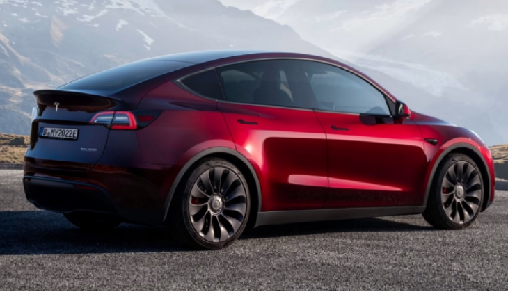 Türkiye otomobil piyasasına hızlı giriş yapan Tesla ilk satışını yaptı! Tesla Model Y ne kadar?