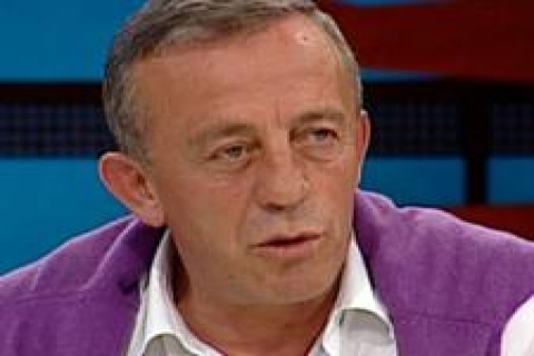 Ali Ağaoğlu: İnşaatçının önünü açmalı