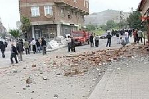 Sivil toplum örgütleri Büyükçekmece'deki yıkımı protesto etti!