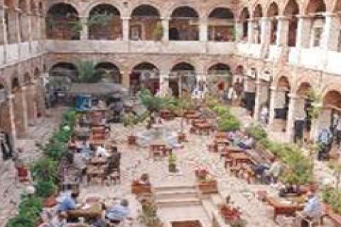 Eminönü'nde bina ve hanlar butik otele dönüşüyor