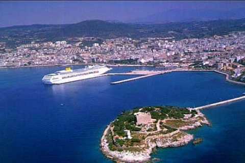 Aydın Kuşadası'nda 2.3 milyon TL'den satılık tarla!