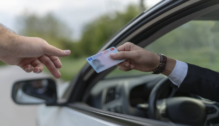 Ehliyeti olanlar dikkat! Ehliyetini yenilemeyenleri büyük ceza bekliyor...
