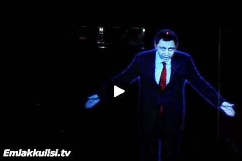 Soyak Soho'ya hologramlı lansman: Soyak CEO'su Emre Çamlıbel sahneye ışınlandı!