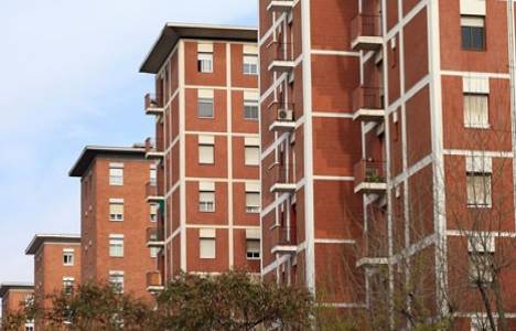 Kamu konutlarından yararlanamayan memurlar kira yardımı istiyor!