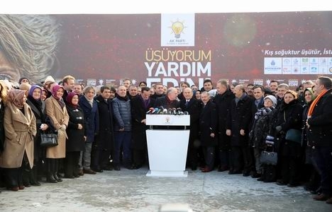 Esenler Belediyesi'nden Suriyeliler'e 4 TIR yardım!