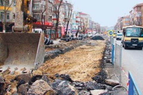 çalışlar Caddesi'ndeki yol çalışması esnafı kızdırdı!