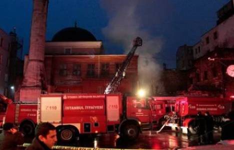 Tarihi Kemankeş Kara Mustafa Paşa Camii'nde yangın çıktı!
